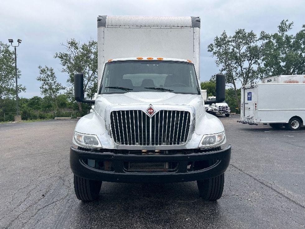 Medium Duty Box Truck-Light and Medium Duty Trucks-International-2019-MV607-Sturtevant-WI-427,106\n\t\tmiles-$ 20,250 - Image 2
