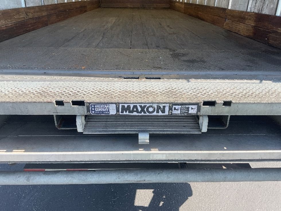 Medium Duty Box Truck-Light and Medium Duty Trucks-International-2019-MV607-Torrance-CA-104,500\n\t\tmiles-$ 51,750 - Image 10