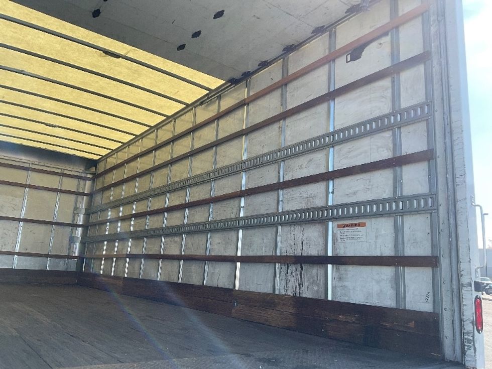 Medium Duty Box Truck-Light and Medium Duty Trucks-International-2019-MV607-Torrance-CA-104,500\n\t\tmiles-$ 51,750 - Image 12