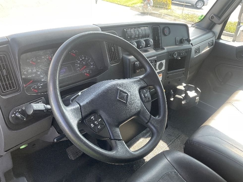 Medium Duty Box Truck-Light and Medium Duty Trucks-International-2019-MV607-Torrance-CA-104,500\n\t\tmiles-$ 51,750 - Image 17