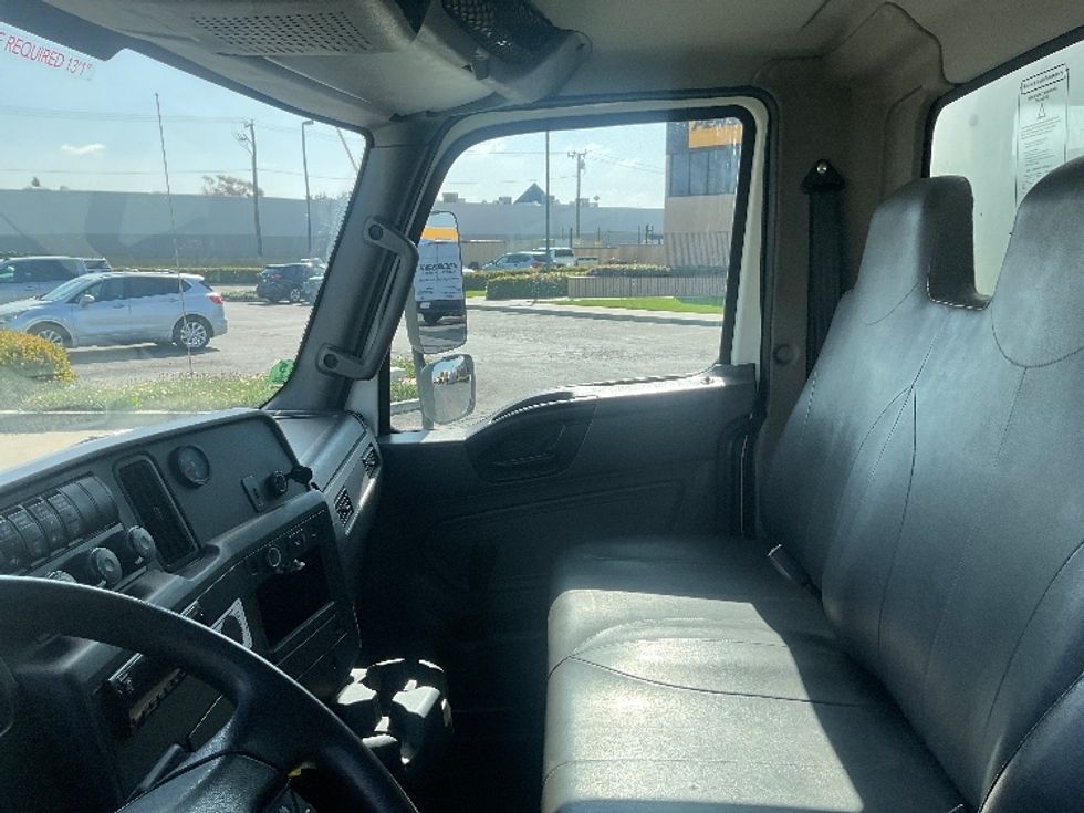 Medium Duty Box Truck-Light and Medium Duty Trucks-International-2019-MV607-Torrance-CA-104,500\n\t\tmiles-$ 51,750 - Image 18