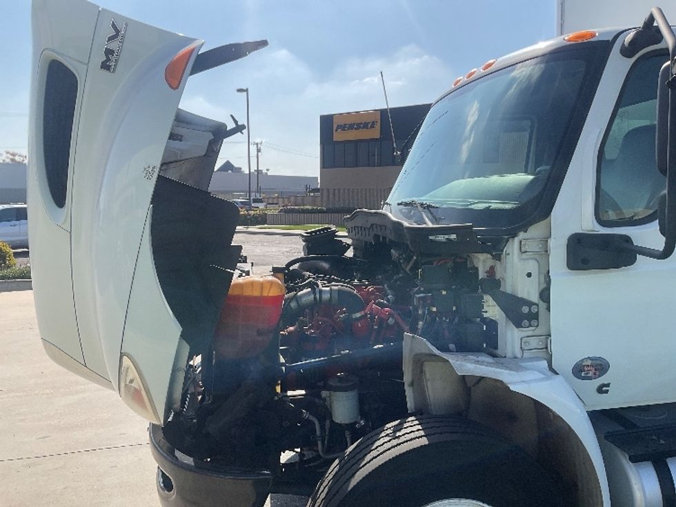 Medium Duty Box Truck-Light and Medium Duty Trucks-International-2019-MV607-Torrance-CA-104,500\n\t\tmiles-$ 51,750 - Image 22