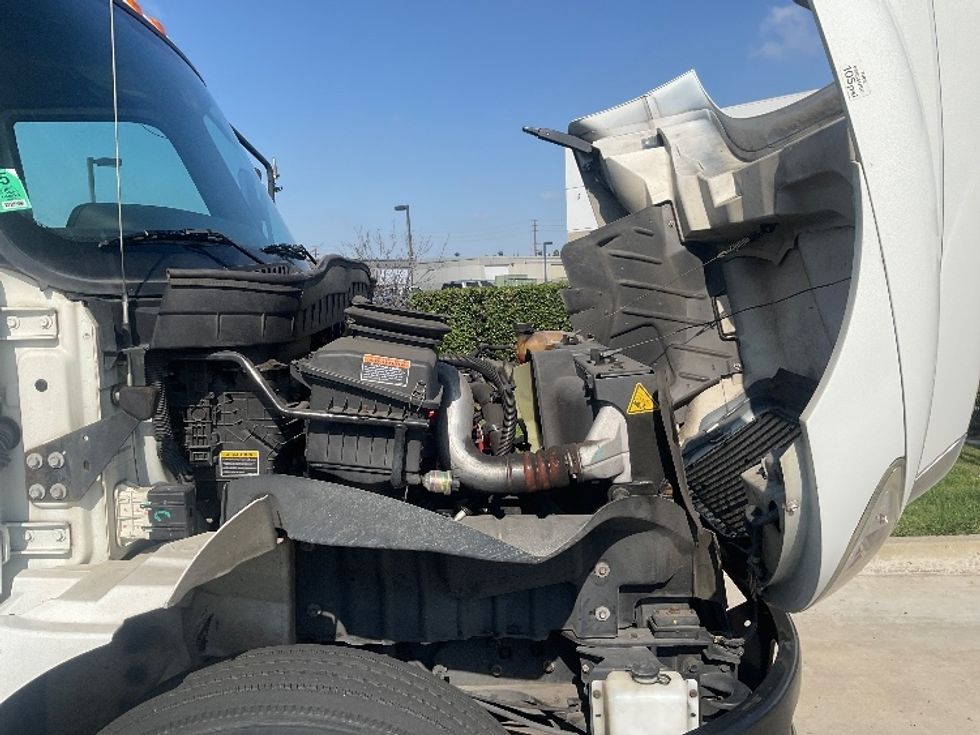 Medium Duty Box Truck-Light and Medium Duty Trucks-International-2019-MV607-Torrance-CA-104,500\n\t\tmiles-$ 51,750 - Image 23