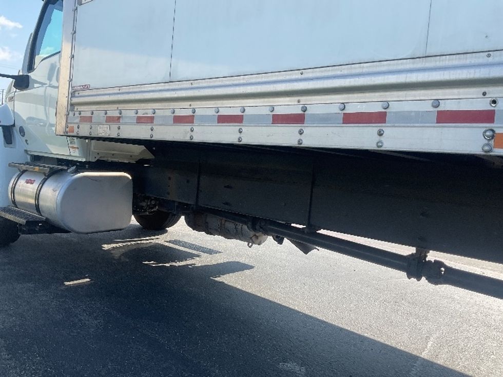Medium Duty Box Truck-Light and Medium Duty Trucks-International-2019-MV607-Torrance-CA-104,500\n\t\tmiles-$ 51,750 - Image 5