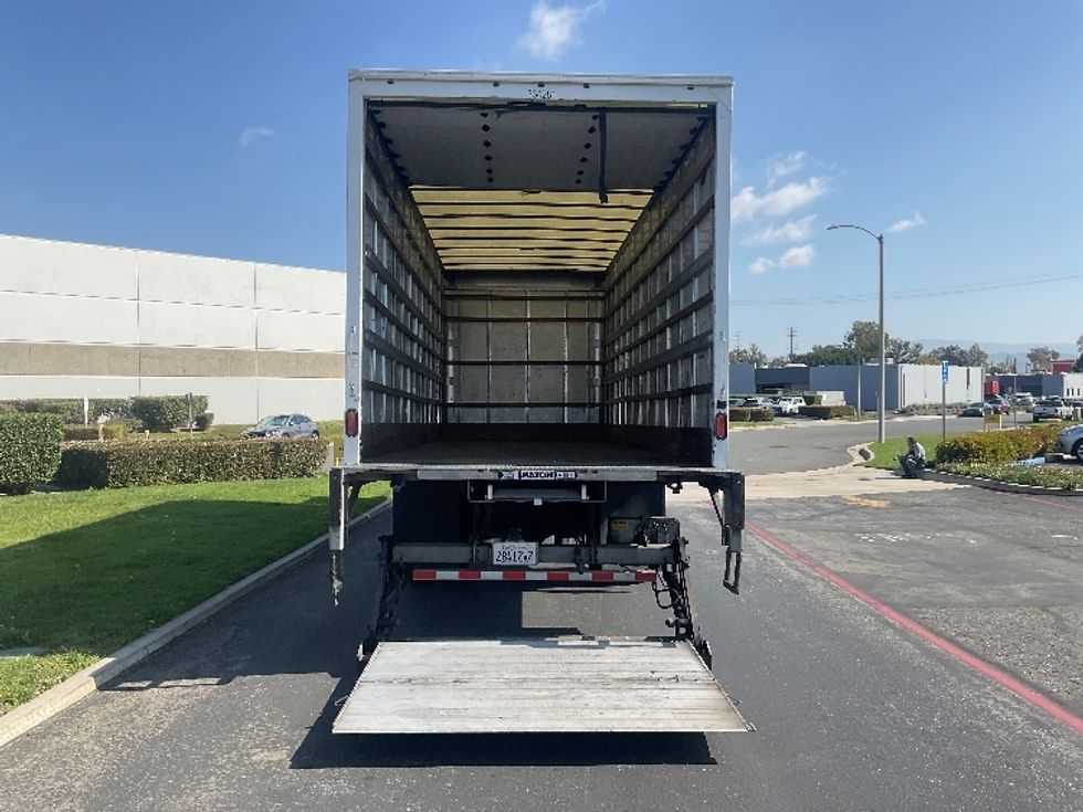 Medium Duty Box Truck-Light and Medium Duty Trucks-International-2019-MV607-Torrance-CA-104,500\n\t\tmiles-$ 51,750 - Image 9