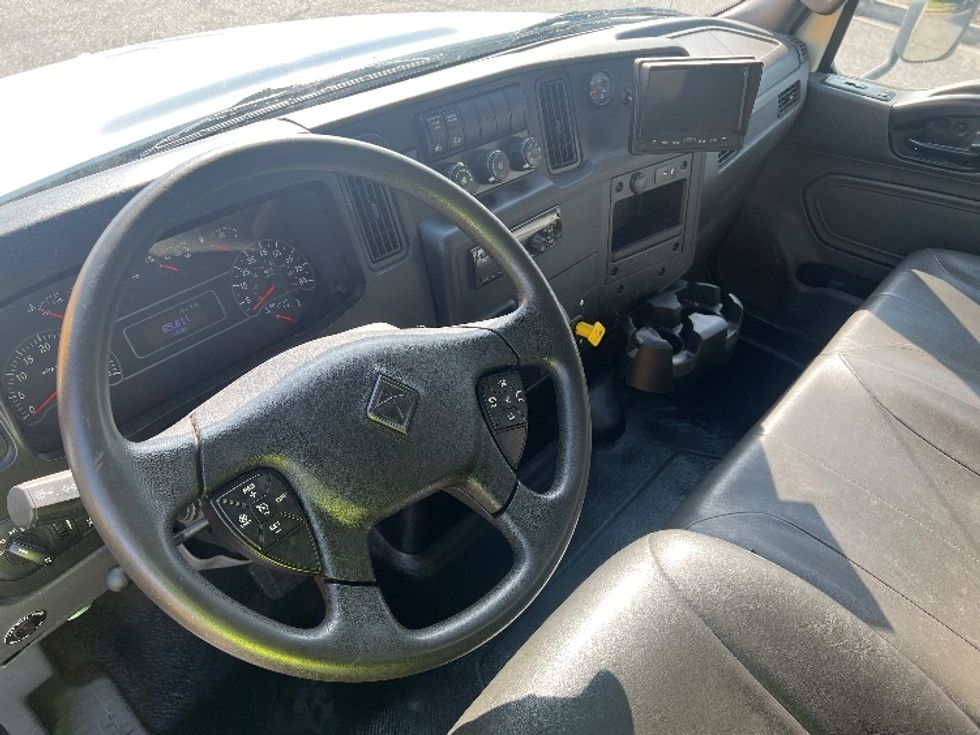 Medium Duty Box Truck-Light and Medium Duty Trucks-International-2019-MV607-Torrance-CA-62,584\n\t\tmiles-$ 57,250 - Image 17