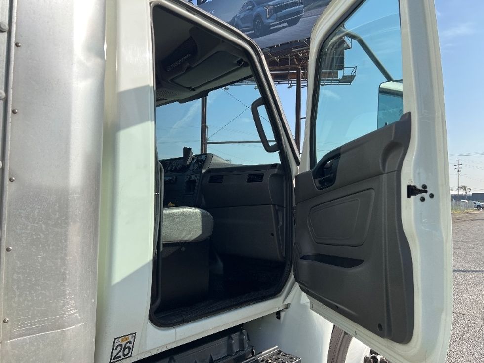 Medium Duty Box Truck-Light and Medium Duty Trucks-International-2019-MV607-Torrance-CA-62,584\n\t\tmiles-$ 57,250 - Image 20