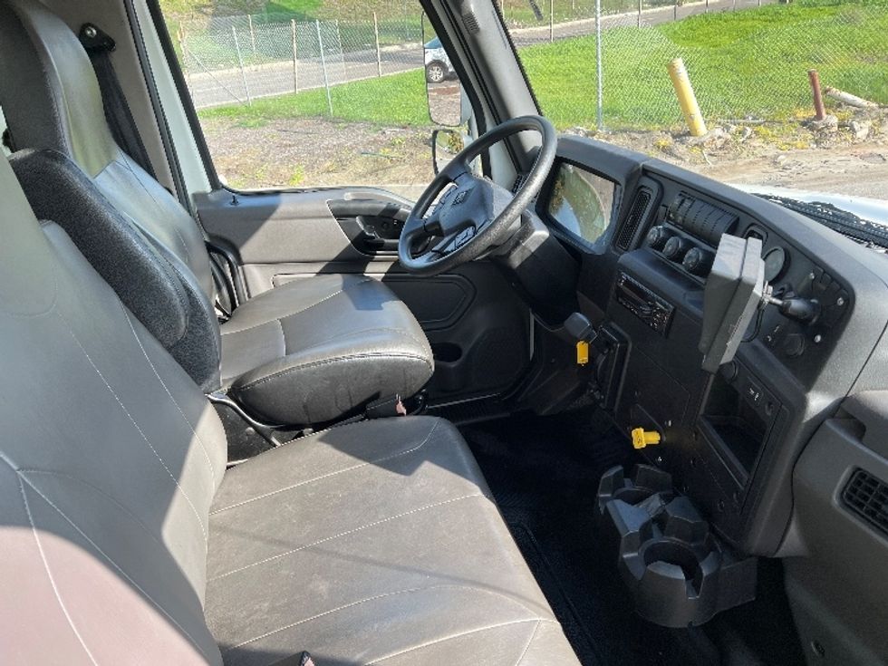 Medium Duty Box Truck-Light and Medium Duty Trucks-International-2019-MV607-Torrance-CA-62,584\n\t\tmiles-$ 57,250 - Image 22