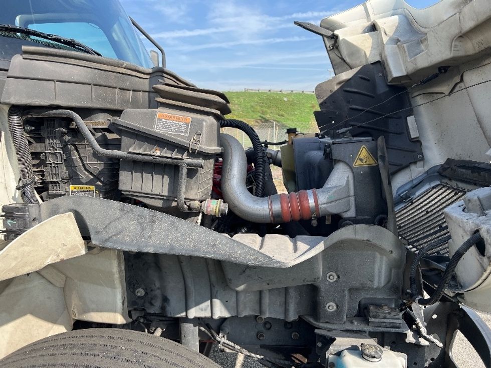 Medium Duty Box Truck-Light and Medium Duty Trucks-International-2019-MV607-Torrance-CA-62,584\n\t\tmiles-$ 57,250 - Image 23