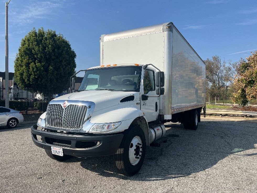 Medium Duty Box Truck-Light and Medium Duty Trucks-International-2019-MV607-Torrance-CA-62,584\n\t\tmiles-$ 57,250 - Image 3