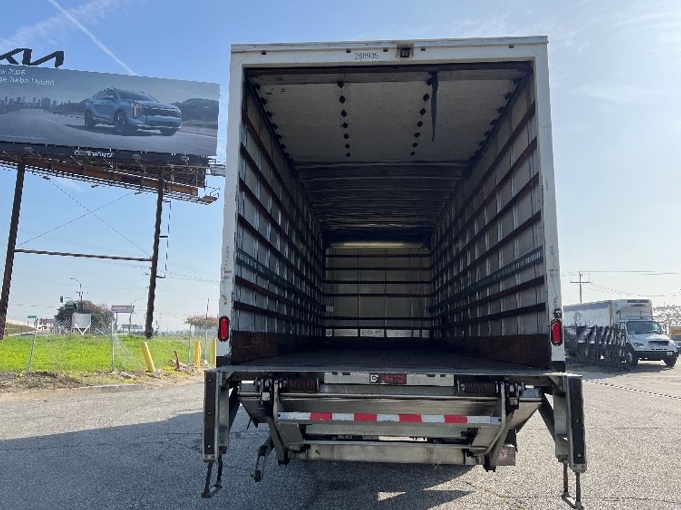 Medium Duty Box Truck-Light and Medium Duty Trucks-International-2019-MV607-Torrance-CA-62,584\n\t\tmiles-$ 57,250 - Image 8