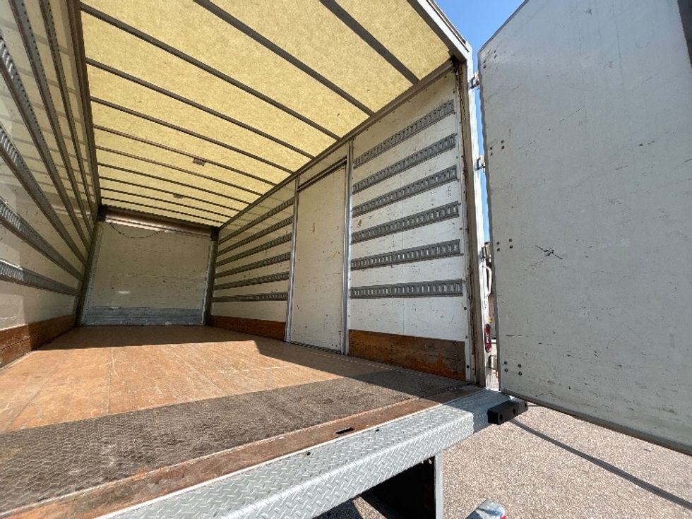 Medium Duty Box Truck-Light and Medium Duty Trucks-International-2019-MV607-Warren-MI-101,594\n\t\tmiles-$ 55,250 - Image 11