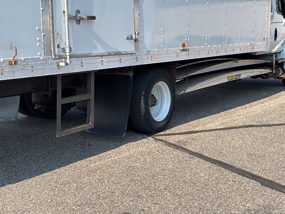 Medium Duty Box Truck-Light and Medium Duty Trucks-International-2019-MV607-Warren-MI-101,594\n\t\tmiles-$ 55,250 - Image 13