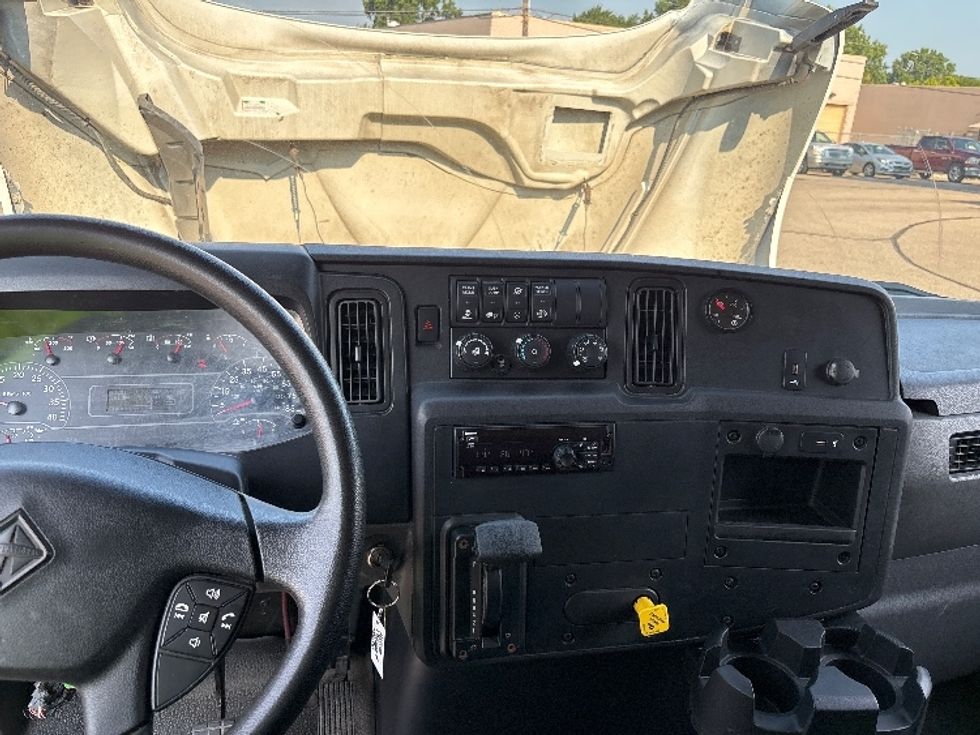 Medium Duty Box Truck-Light and Medium Duty Trucks-International-2019-MV607-Warren-MI-101,594\n\t\tmiles-$ 55,250 - Image 17