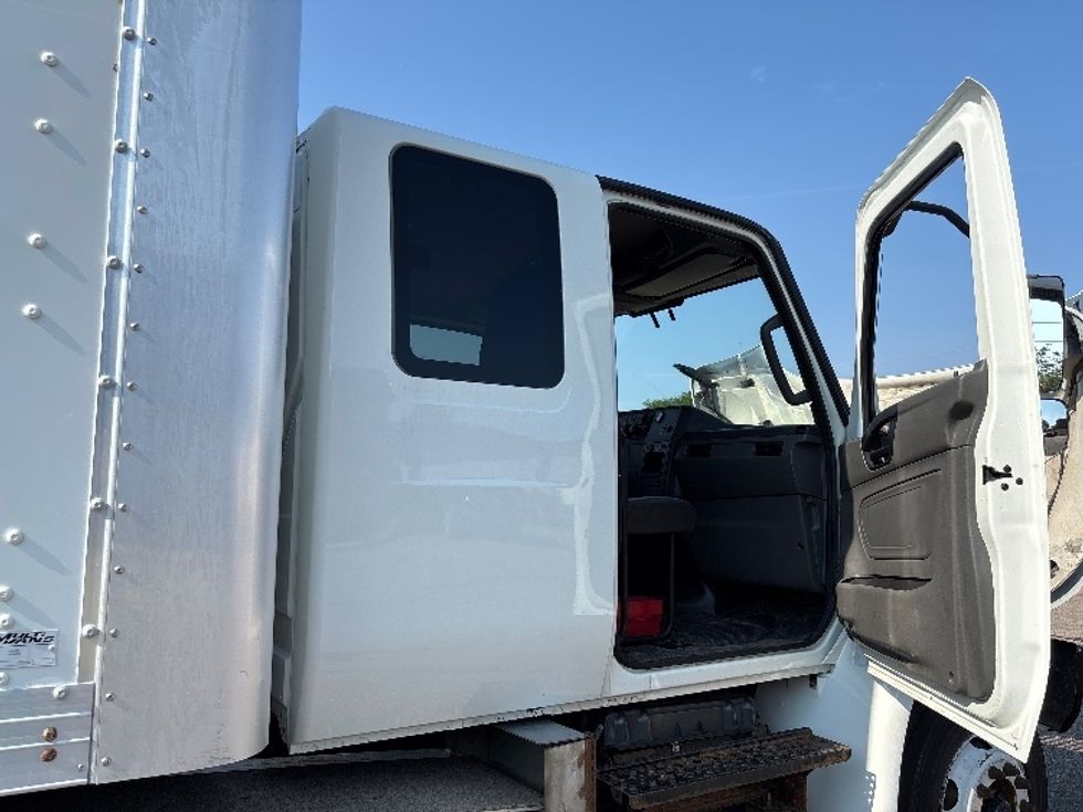 Medium Duty Box Truck-Light and Medium Duty Trucks-International-2019-MV607-Warren-MI-101,594\n\t\tmiles-$ 55,250 - Image 19