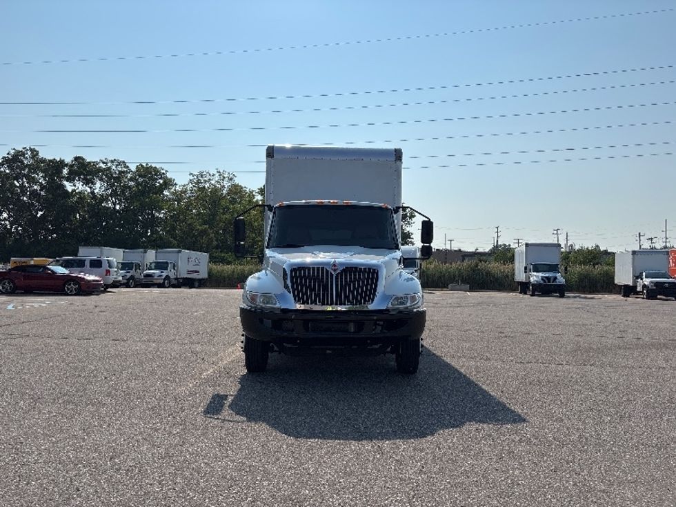 Medium Duty Box Truck-Light and Medium Duty Trucks-International-2019-MV607-Warren-MI-101,594\n\t\tmiles-$ 55,250 - Image 2