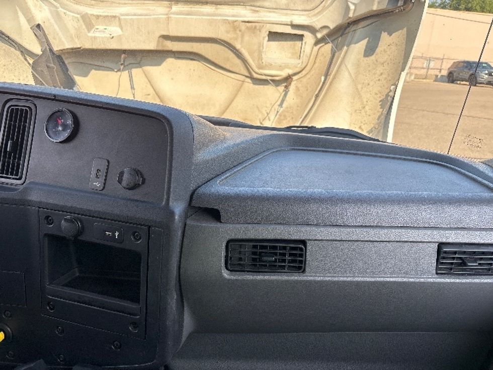 Medium Duty Box Truck-Light and Medium Duty Trucks-International-2019-MV607-Warren-MI-101,594\n\t\tmiles-$ 55,250 - Image 20