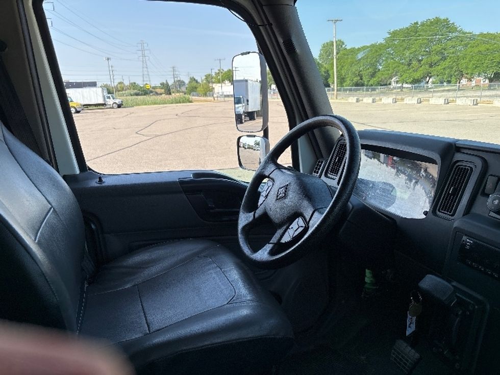 Medium Duty Box Truck-Light and Medium Duty Trucks-International-2019-MV607-Warren-MI-101,594\n\t\tmiles-$ 55,250 - Image 21