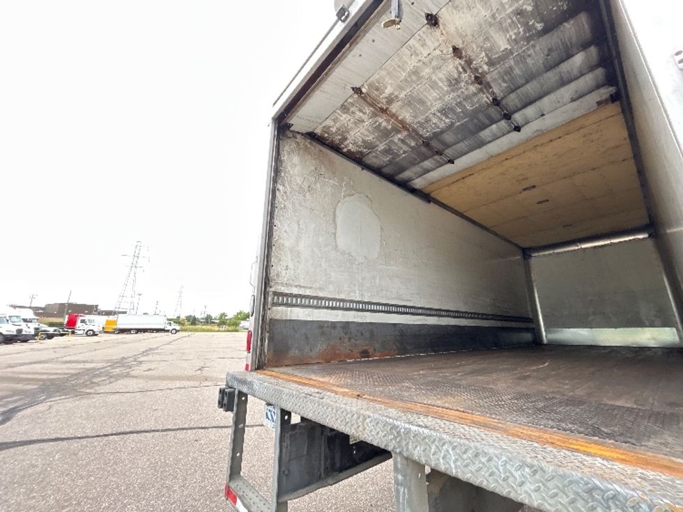 Medium Duty Box Truck-Light and Medium Duty Trucks-International-2019-MV607-Warren-MI-184,201\n\t\tmiles-$ 37,500 - Image 10