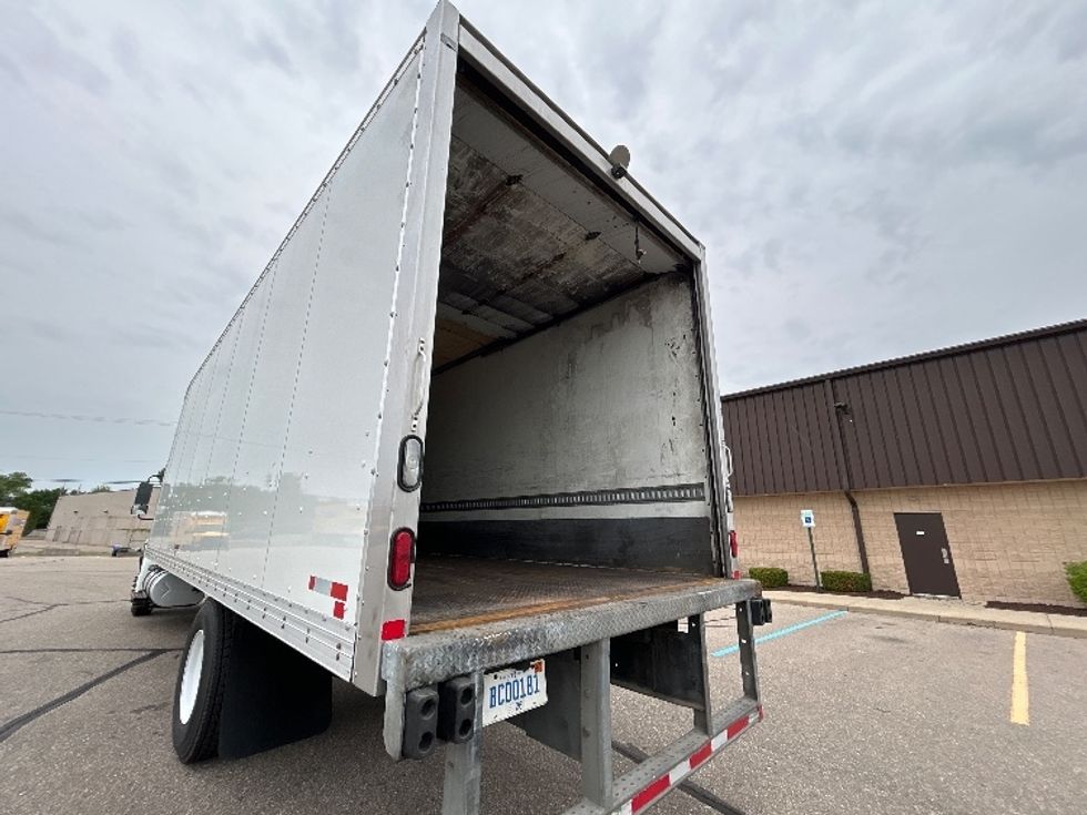 Medium Duty Box Truck-Light and Medium Duty Trucks-International-2019-MV607-Warren-MI-184,201\n\t\tmiles-$ 37,500 - Image 11