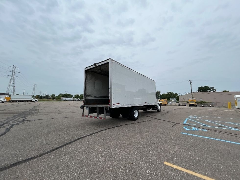 Medium Duty Box Truck-Light and Medium Duty Trucks-International-2019-MV607-Warren-MI-184,201\n\t\tmiles-$ 37,500 - Image 12