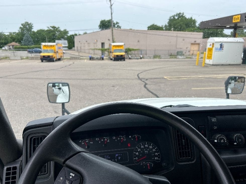 Medium Duty Box Truck-Light and Medium Duty Trucks-International-2019-MV607-Warren-MI-184,201\n\t\tmiles-$ 37,500 - Image 16