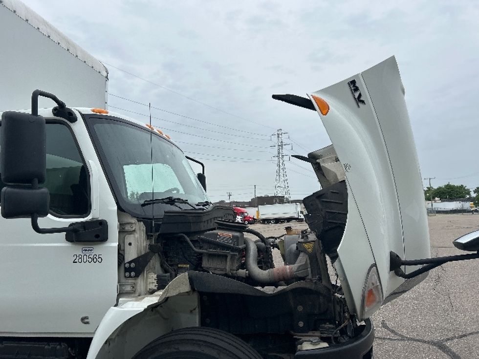 Medium Duty Box Truck-Light and Medium Duty Trucks-International-2019-MV607-Warren-MI-184,201\n\t\tmiles-$ 37,500 - Image 22