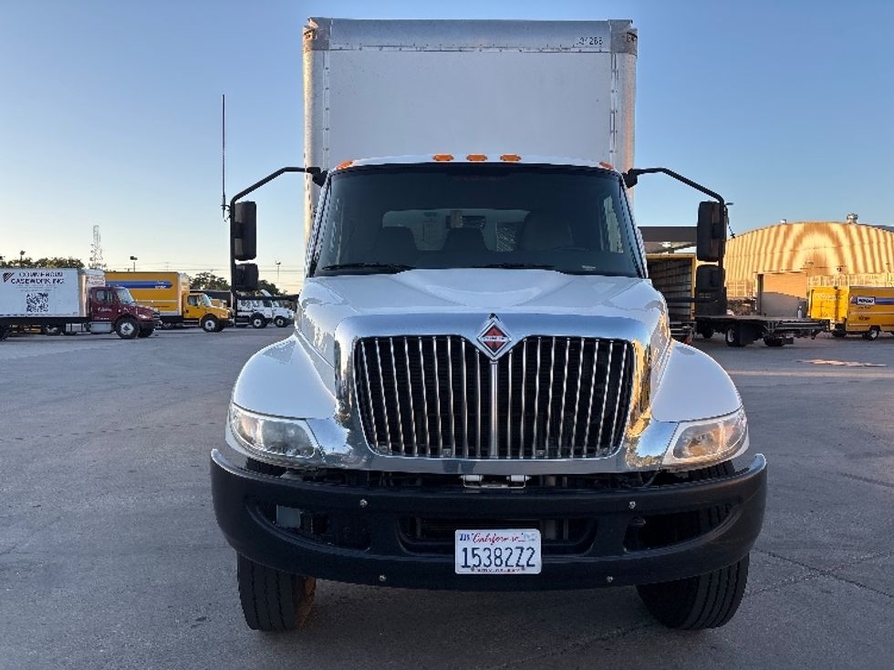 Medium Duty Box Truck-Light and Medium Duty Trucks-International-2019-MV607-West Sacramento-CA-127,788\n\t\tmiles-$ 50,250 - Image 2