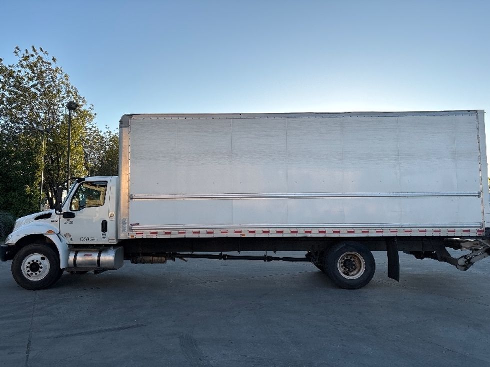 Medium Duty Box Truck-Light and Medium Duty Trucks-International-2019-MV607-West Sacramento-CA-127,788\n\t\tmiles-$ 50,250 - Image 4