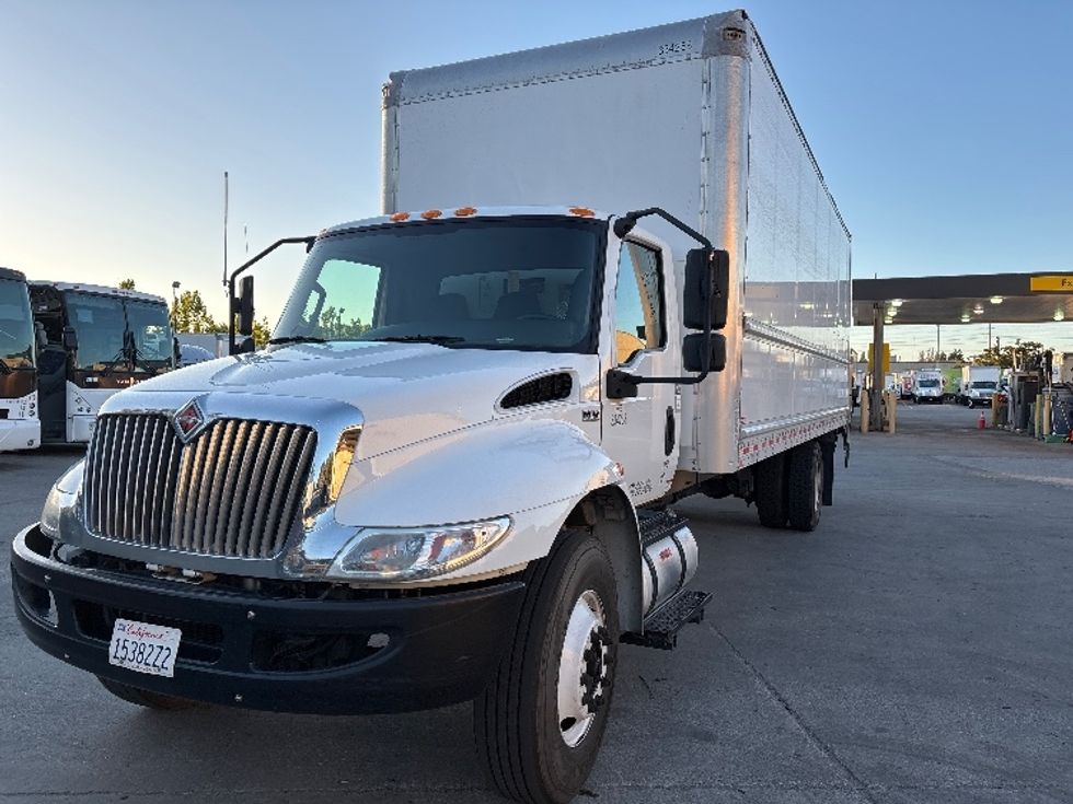 Medium Duty Box Truck-Light and Medium Duty Trucks-International-2019-MV607-West Sacramento-CA-127,788\n\t\tmiles-$ 50,250 - Image 3