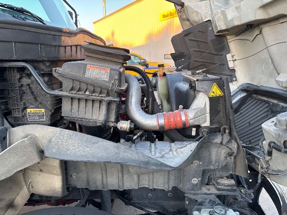 Medium Duty Box Truck-Light and Medium Duty Trucks-International-2019-MV607-West Sacramento-CA-127,788\n\t\tmiles-$ 50,250 - Image 23