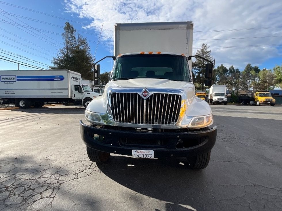 Medium Duty Box Truck-Light and Medium Duty Trucks-International-2019-MV607-West Sacramento-CA-130,866\n\t\tmiles-$ 49,500 - Image 2