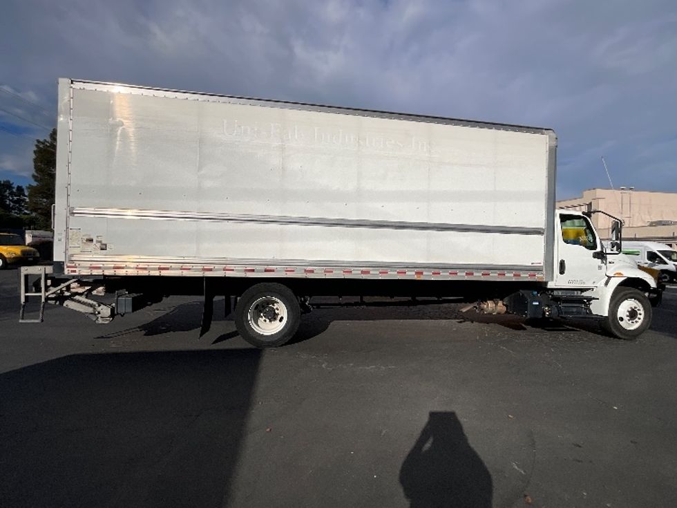 Medium Duty Box Truck-Light and Medium Duty Trucks-International-2019-MV607-West Sacramento-CA-130,866\n\t\tmiles-$ 49,500 - Image 15