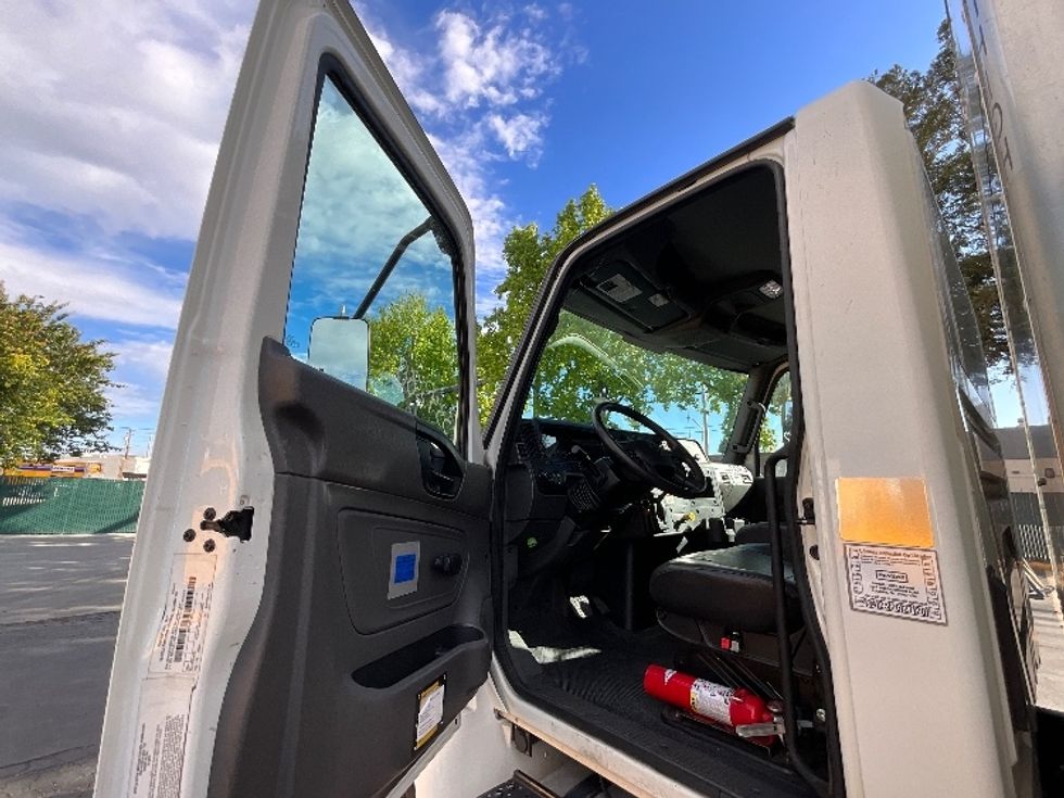 Medium Duty Box Truck-Light and Medium Duty Trucks-International-2019-MV607-West Sacramento-CA-130,866\n\t\tmiles-$ 49,500 - Image 16