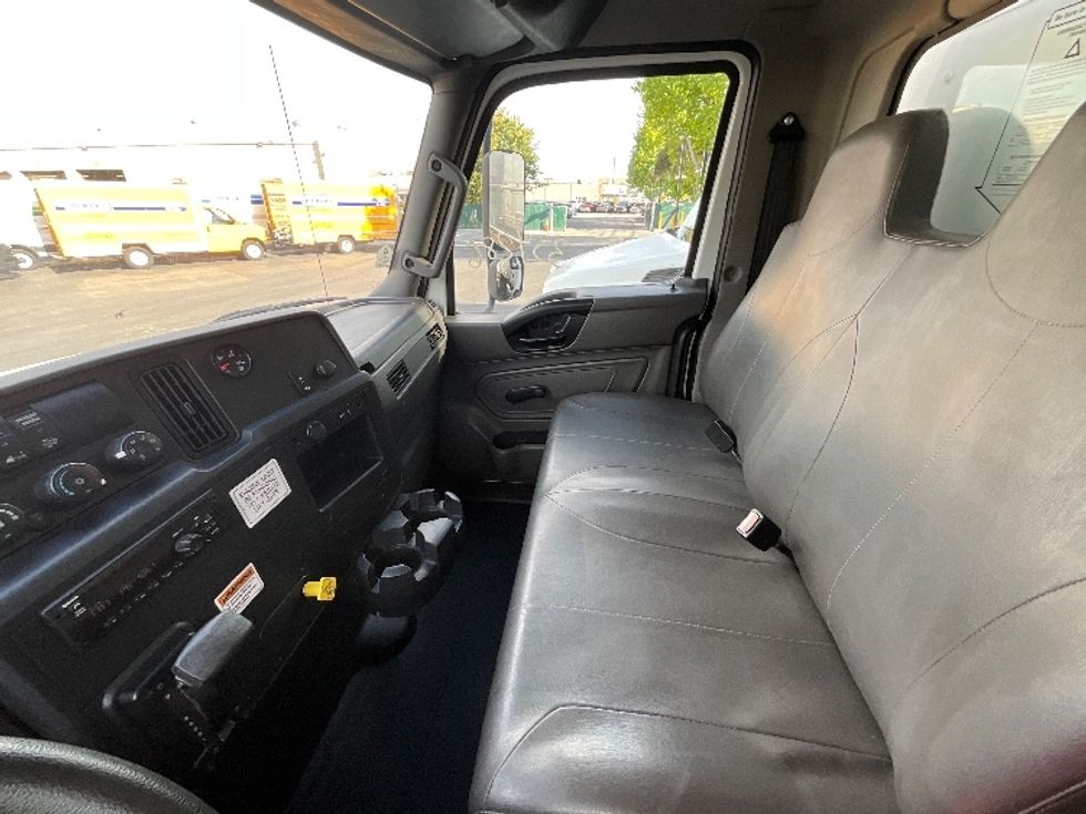 Medium Duty Box Truck-Light and Medium Duty Trucks-International-2019-MV607-West Sacramento-CA-130,866\n\t\tmiles-$ 49,500 - Image 19