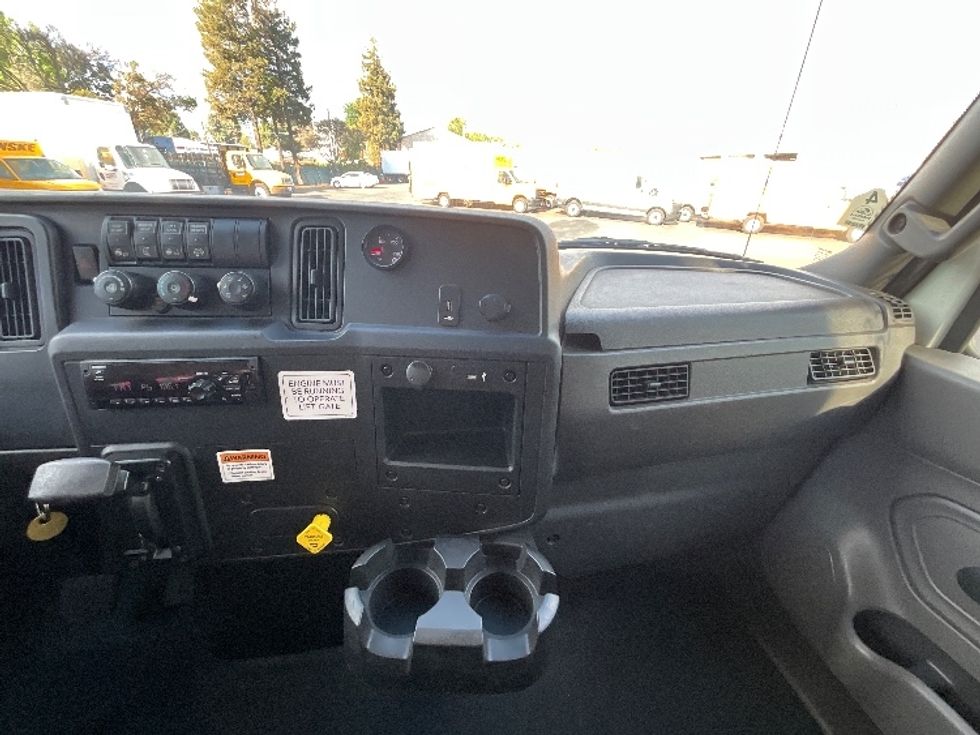 Medium Duty Box Truck-Light and Medium Duty Trucks-International-2019-MV607-West Sacramento-CA-130,866\n\t\tmiles-$ 49,500 - Image 21