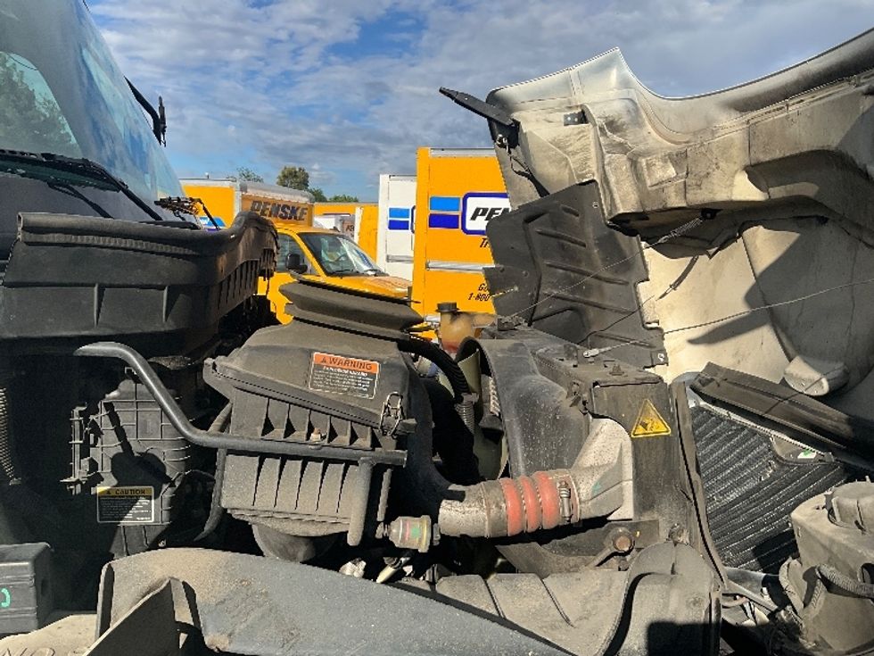 Medium Duty Box Truck-Light and Medium Duty Trucks-International-2019-MV607-West Sacramento-CA-130,866\n\t\tmiles-$ 49,500 - Image 23