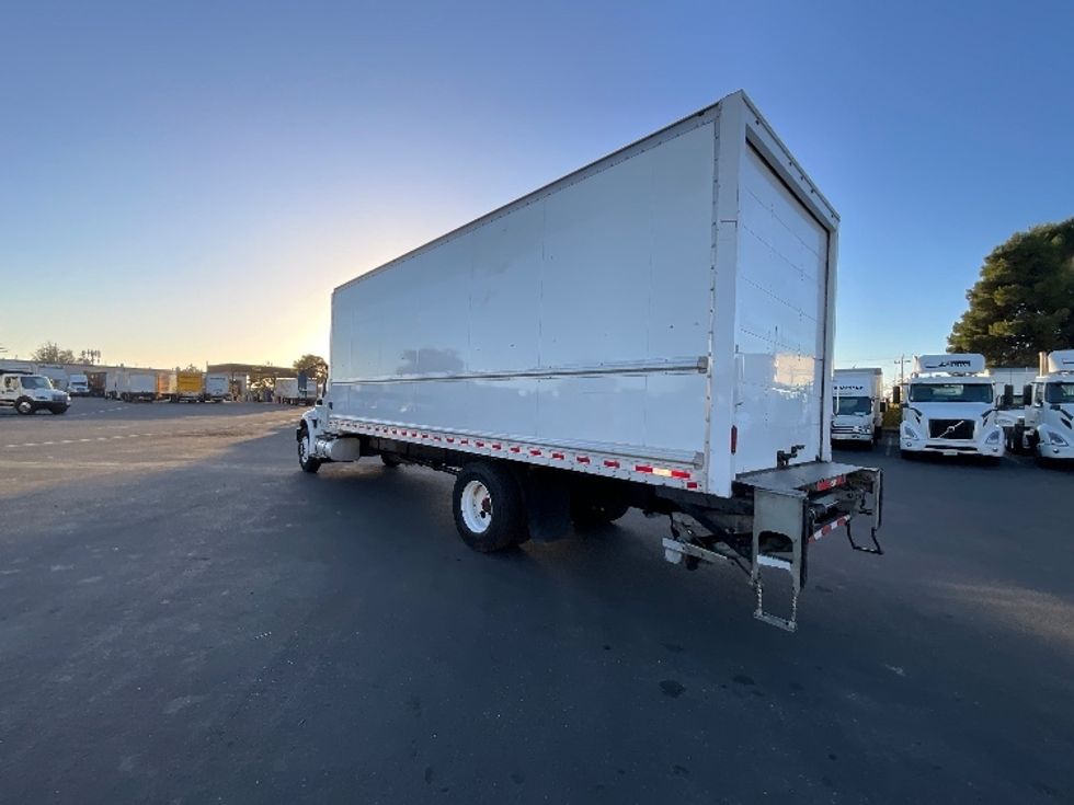 Medium Duty Box Truck-Light and Medium Duty Trucks-International-2019-MV607-West Sacramento-CA-140,707\n\t\tmiles-$ 49,000 - Image 6