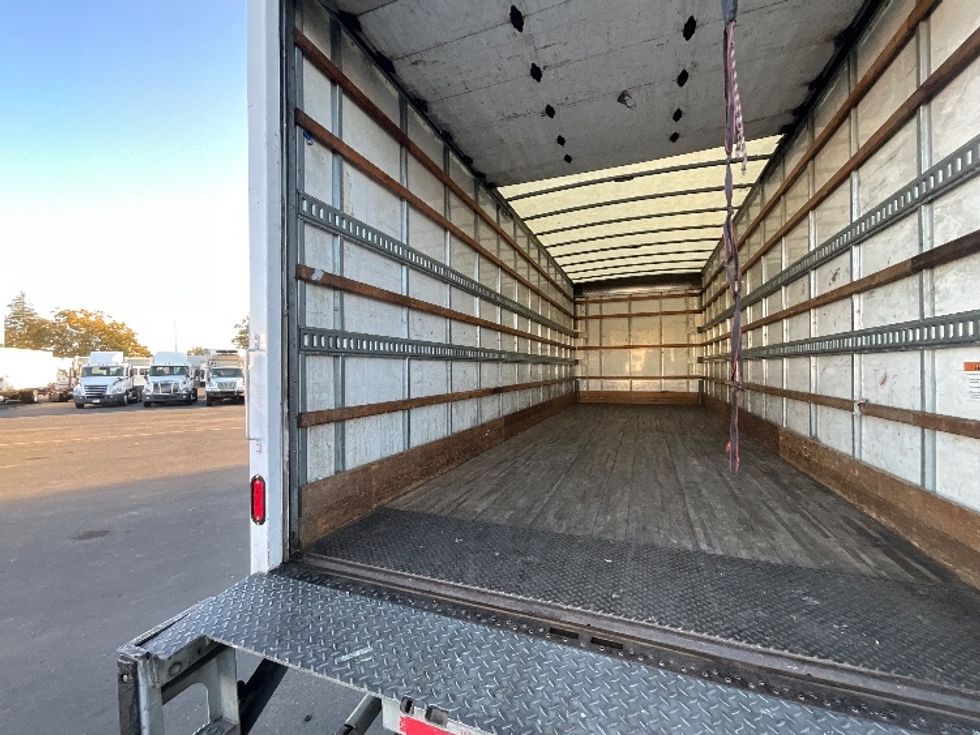 Medium Duty Box Truck-Light and Medium Duty Trucks-International-2019-MV607-West Sacramento-CA-140,707\n\t\tmiles-$ 49,000 - Image 11