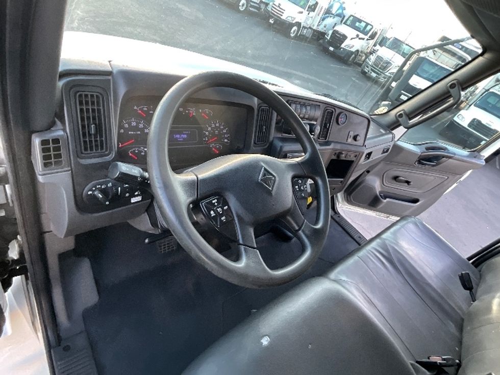 Medium Duty Box Truck-Light and Medium Duty Trucks-International-2019-MV607-West Sacramento-CA-140,707\n\t\tmiles-$ 49,000 - Image 17