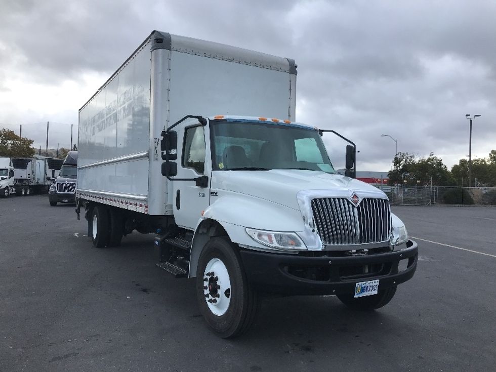 Medium Duty Box Truck-Light and Medium Duty Trucks-International-2019-MV607-West Sacramento-CA-166,034\n\t\tmiles-$ 45,000 - Image 1