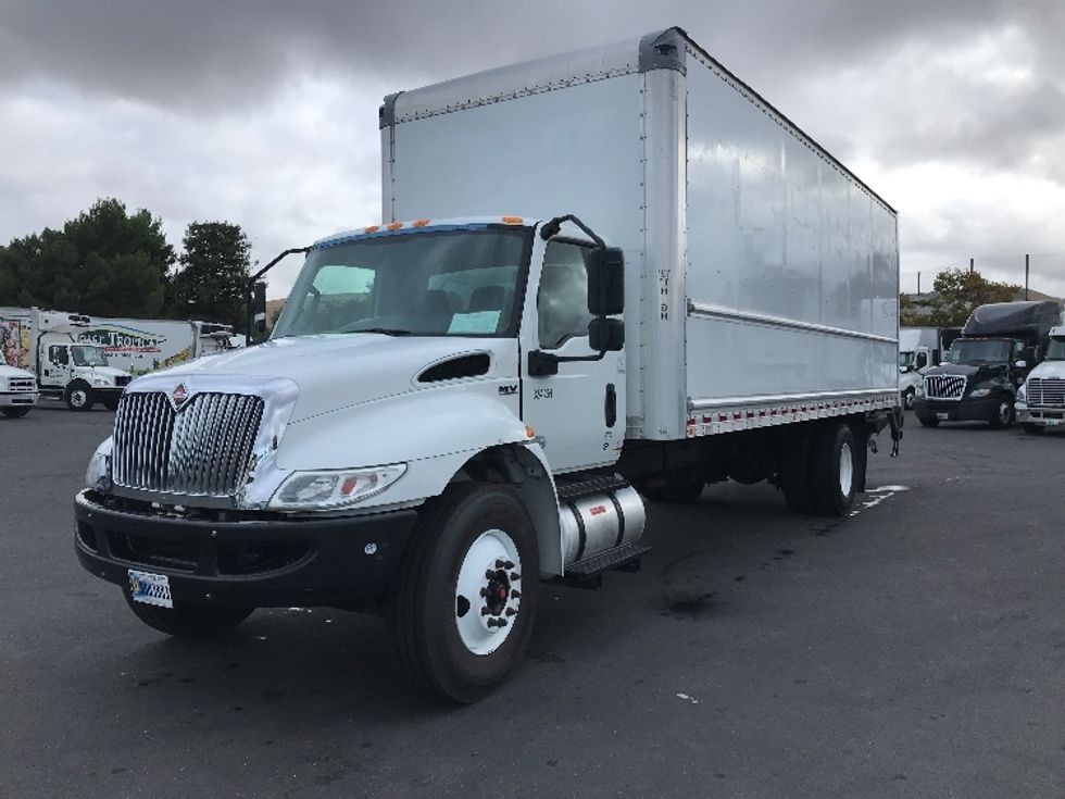 Medium Duty Box Truck-Light and Medium Duty Trucks-International-2019-MV607-West Sacramento-CA-166,034\n\t\tmiles-$ 45,000 - Image 3