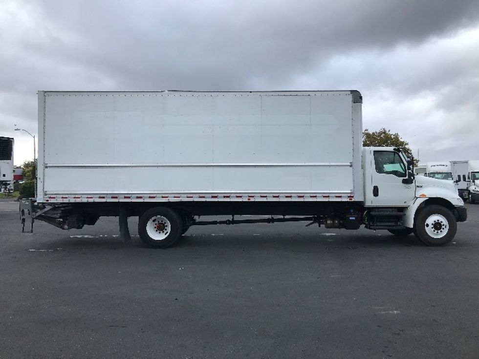 Medium Duty Box Truck-Light and Medium Duty Trucks-International-2019-MV607-West Sacramento-CA-166,034\n\t\tmiles-$ 45,000 - Image 15