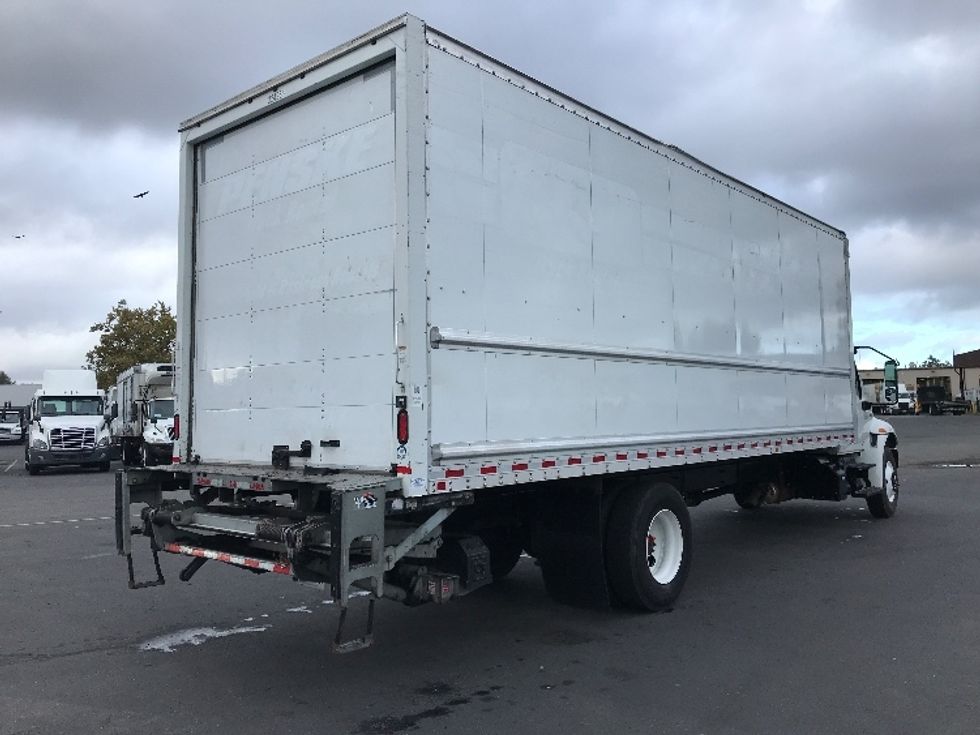 Medium Duty Box Truck-Light and Medium Duty Trucks-International-2019-MV607-West Sacramento-CA-166,034\n\t\tmiles-$ 45,000 - Image 13