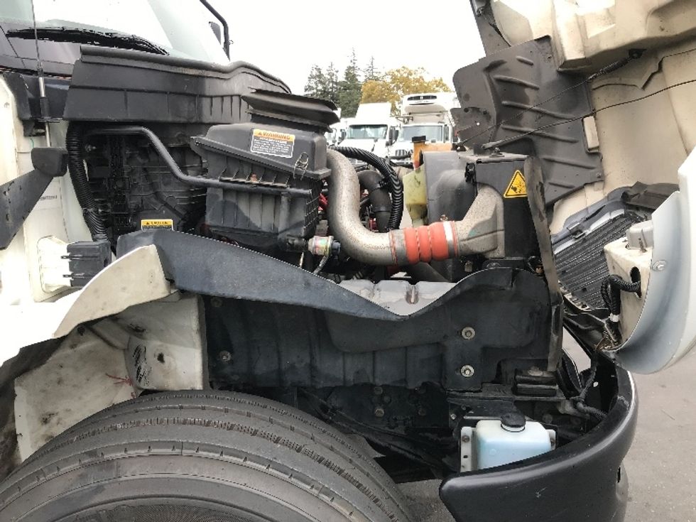 Medium Duty Box Truck-Light and Medium Duty Trucks-International-2019-MV607-West Sacramento-CA-166,034\n\t\tmiles-$ 45,000 - Image 23