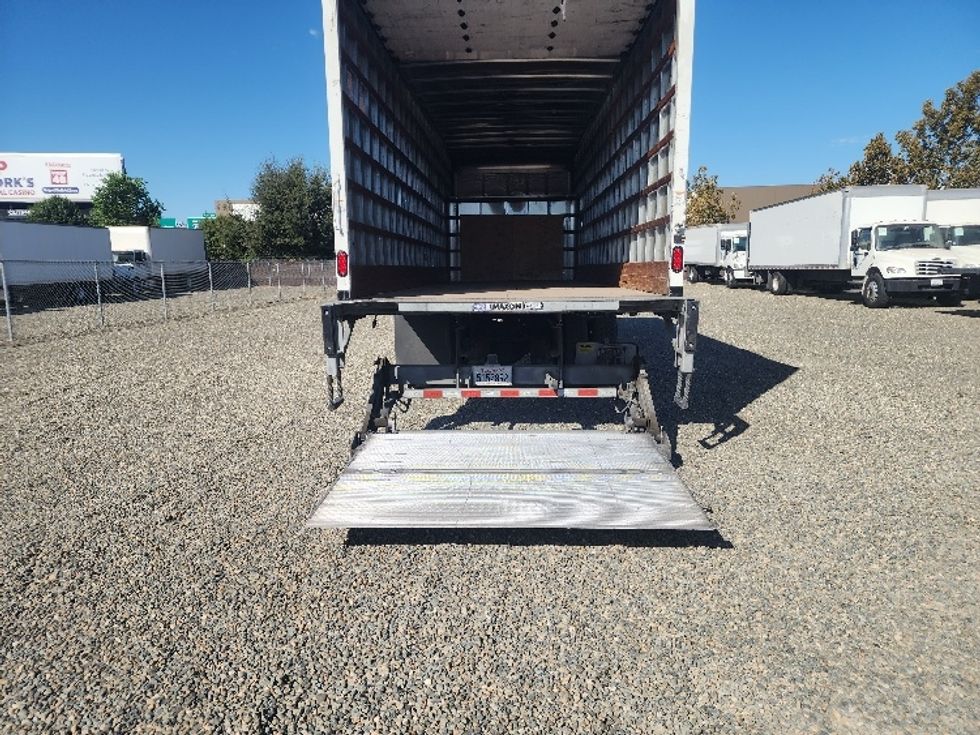Medium Duty Box Truck-Light and Medium Duty Trucks-International-2019-MV607-West Sacramento-CA-194,136\n\t\tmiles-$ 53,000 - Image 9