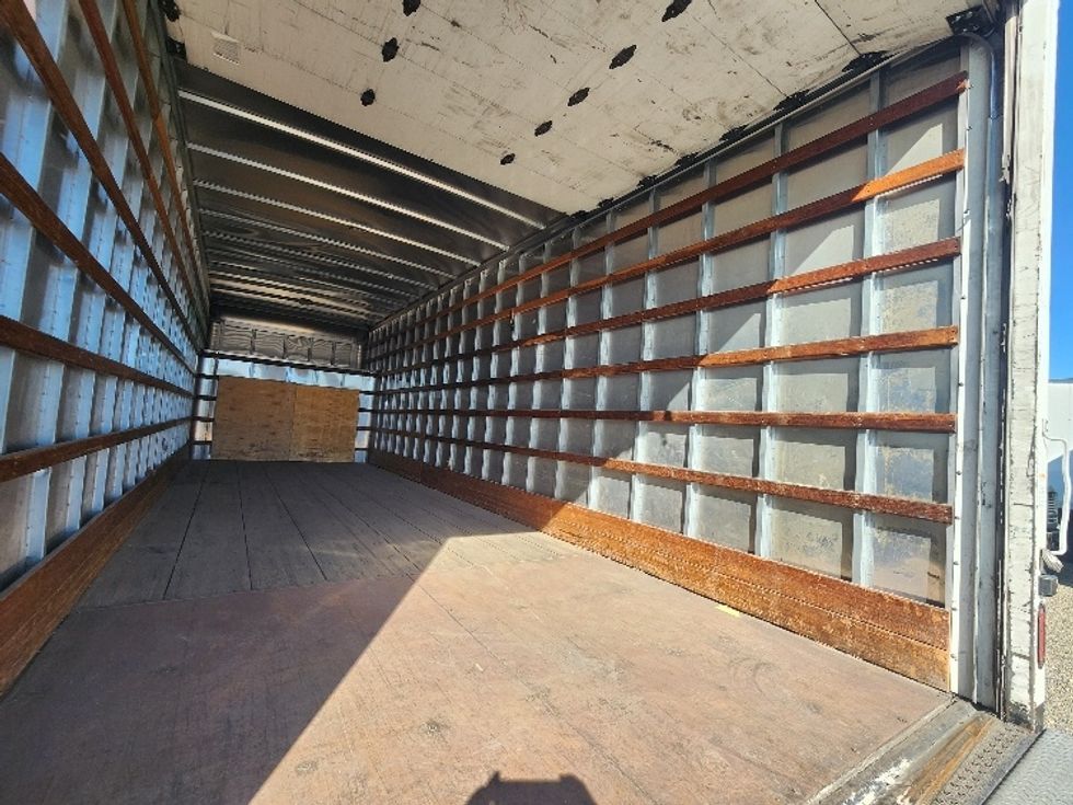 Medium Duty Box Truck-Light and Medium Duty Trucks-International-2019-MV607-West Sacramento-CA-194,136\n\t\tmiles-$ 53,000 - Image 12