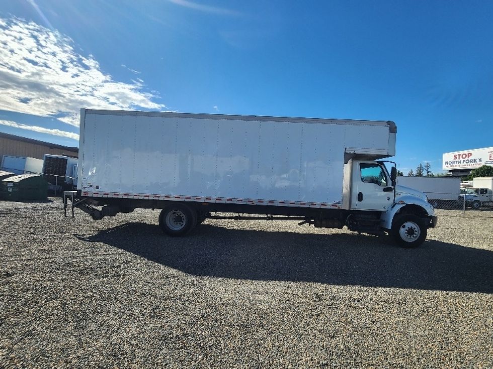 Medium Duty Box Truck-Light and Medium Duty Trucks-International-2019-MV607-West Sacramento-CA-194,136\n\t\tmiles-$ 53,000 - Image 15