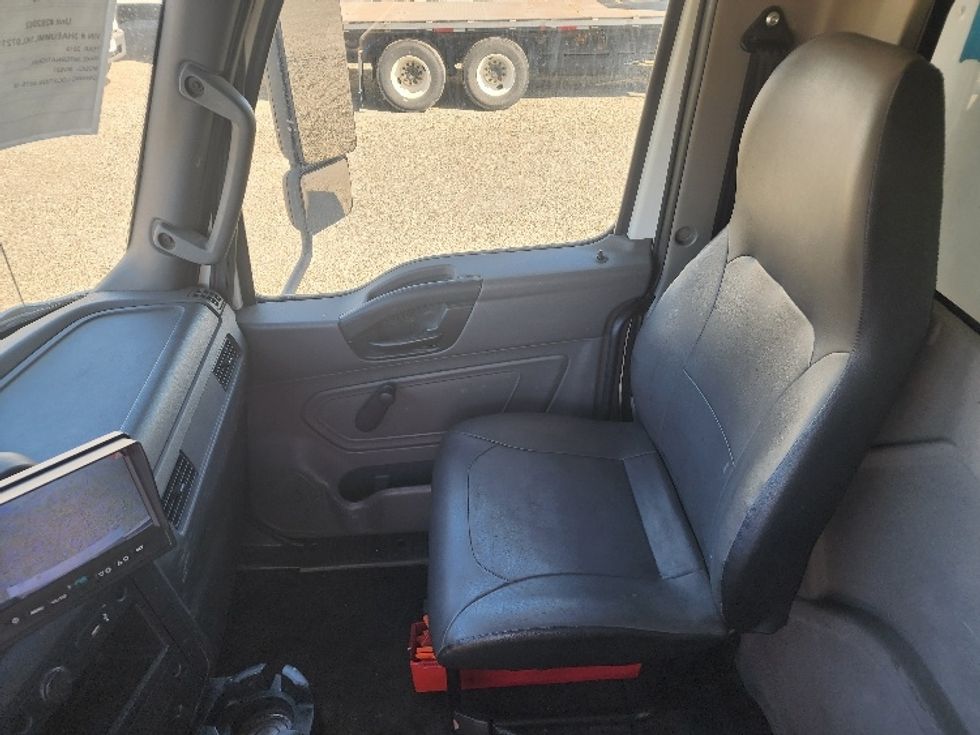 Medium Duty Box Truck-Light and Medium Duty Trucks-International-2019-MV607-West Sacramento-CA-194,136\n\t\tmiles-$ 53,000 - Image 19