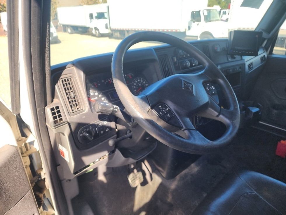 Medium Duty Box Truck-Light and Medium Duty Trucks-International-2019-MV607-West Sacramento-CA-194,136\n\t\tmiles-$ 53,000 - Image 17